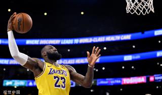 着他对多特 着他对多特